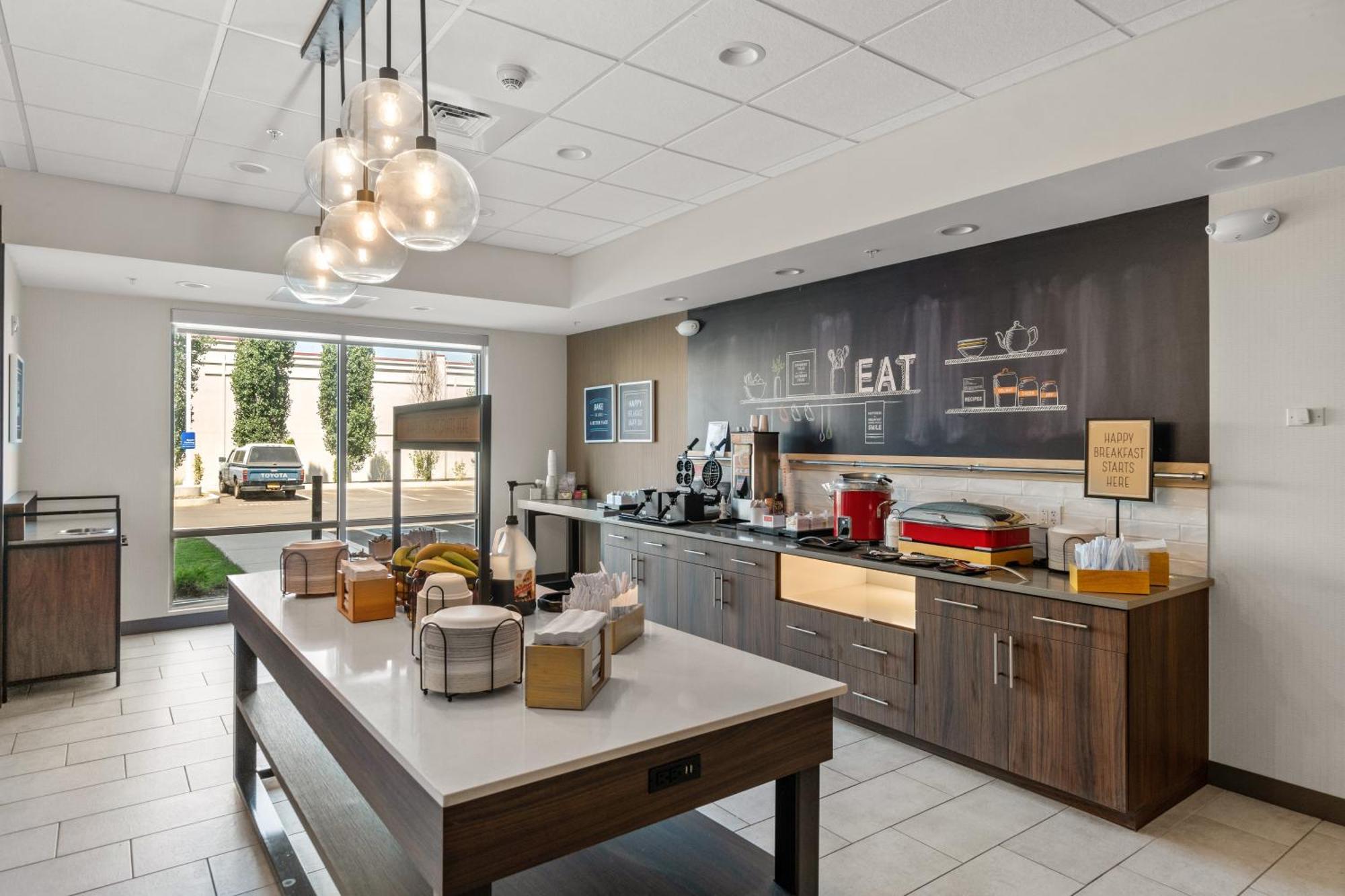 Hampton Inn Redmond Bend Airport Exterior foto